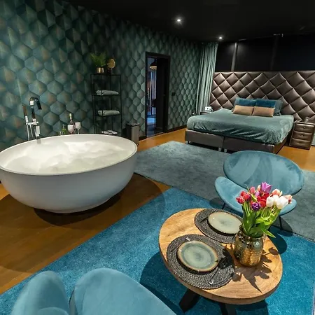 De Luxe Bed &Wellness Villa 's-Hertogenbosch  Exterior photo